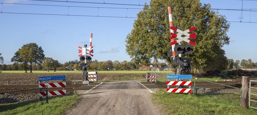 Spoorwegovergang overweg holten rijssen