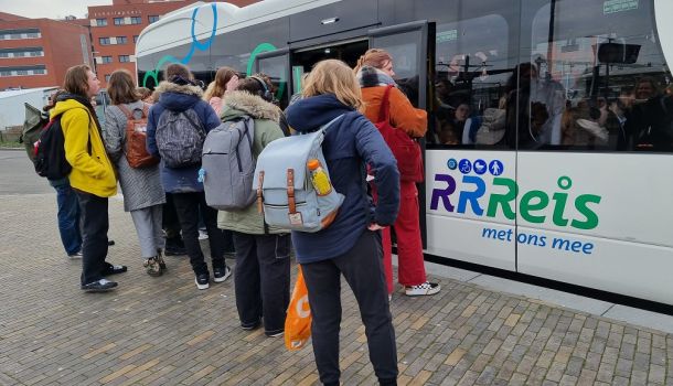 Drukte bij RRReis bus