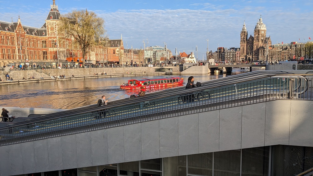“Maak fietsenstalling Amsterdam beter toegankelijk voor reizigers met een beperking”