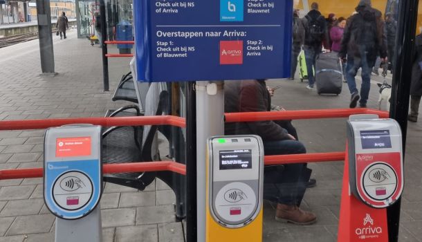 OV-chipkaart paaltjes station Zutphen