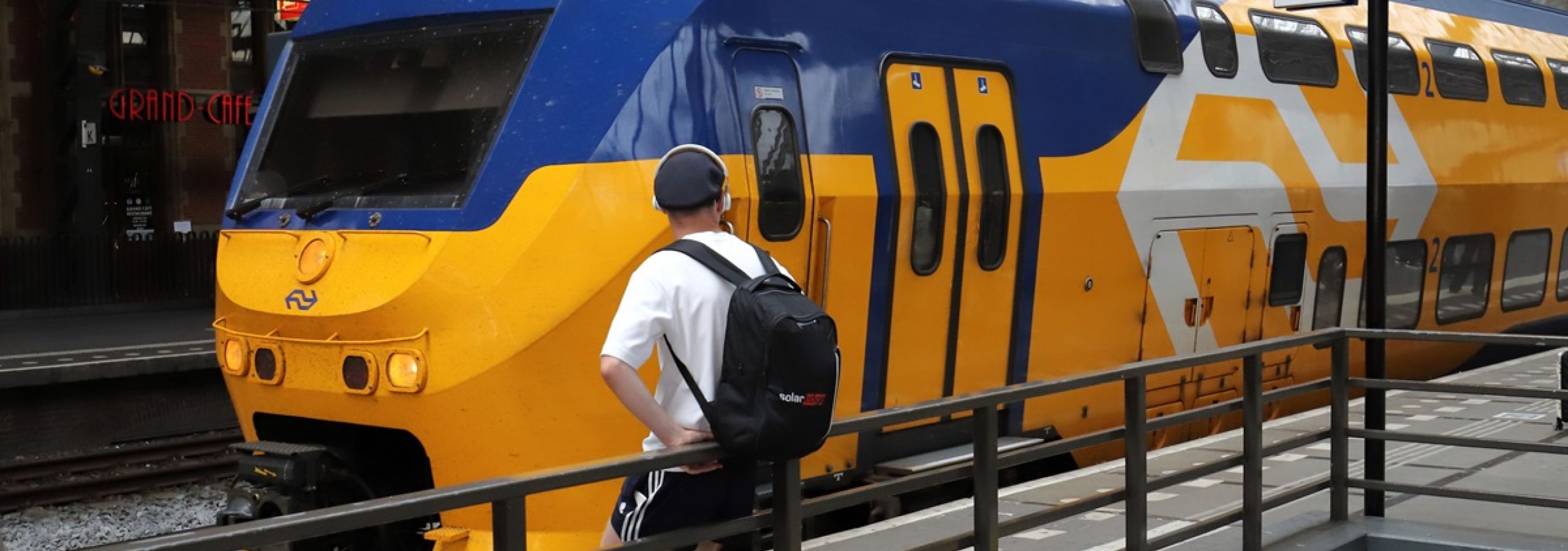 Intercity op station Amsterdam Centraal