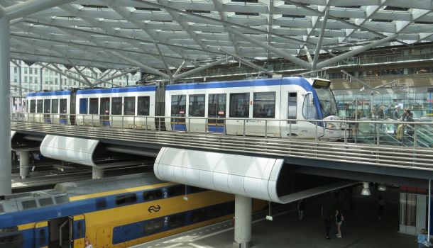 Randstadrail en NS-trein